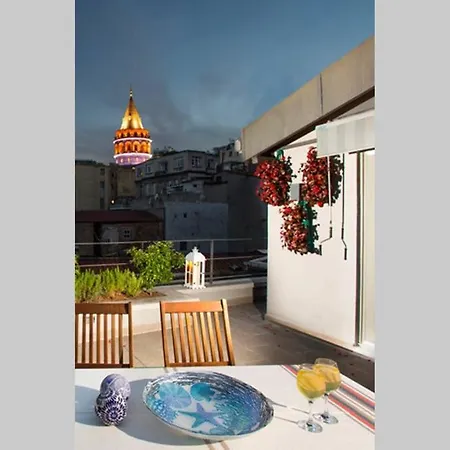Your Colorful, Stylish & New Penthouse W Terrace Apartamento *