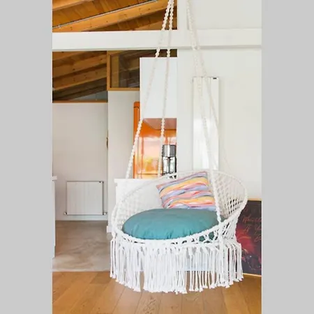 Your Colorful, Stylish & New Penthouse W Terrace Apartamento *