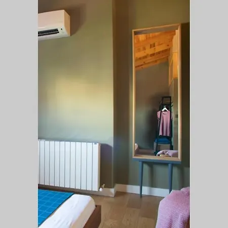Your Colorful, Stylish & New Penthouse W Terrace Apartamento *