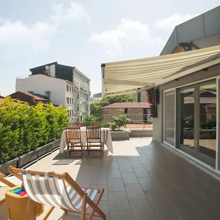 Apartamento Your Colorful, Stylish & New Penthouse W Terrace Estambul