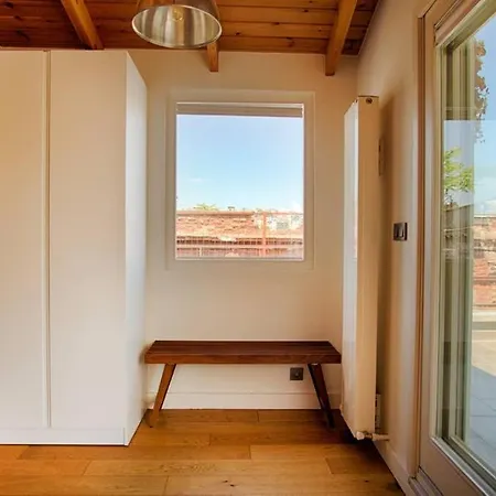Your Colorful, Stylish & New Penthouse W Terrace *