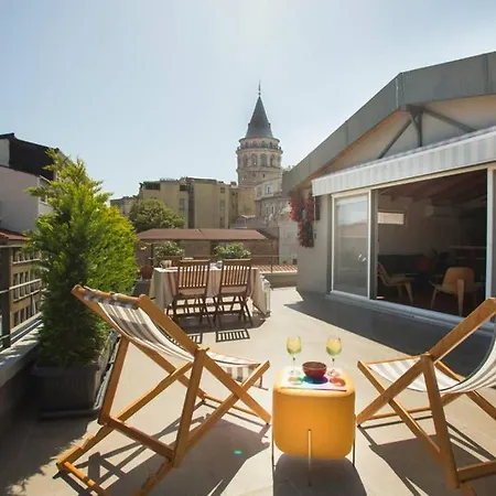 Your Colorful, Stylish & New Penthouse W Terrace Apartamento